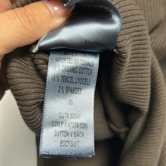 Agolde Sutton V back  bodysuit - Picture 6 of 6